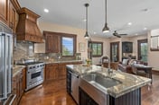 2BR Canyons Villa - Pool, Hot Tub, Walk to Lifts
