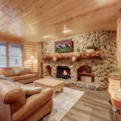 The Comstock Lodge - 2BR / 2BA, Walk to Deer Valley and Mins to Main Street!