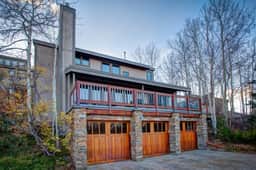 The Crescent Ridge, 2BR Ski Condo, Walk to Lifts! - Image 2