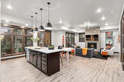 Blackstone 2BR | Walk to Lift, Pool, Hot Tub - Image 5