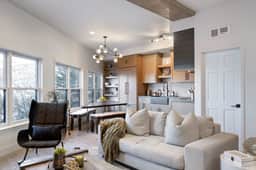 The Lowell House | Ski In Out, Walk to Main Street - Image 4