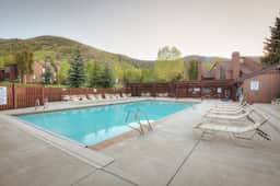 Spacious Three Kings 2BR Townhouse - Walk to Lift! - Image 2