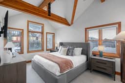 Charming 3BR Mountain Retreat Walk to Ski, Hot Tub - Image 3