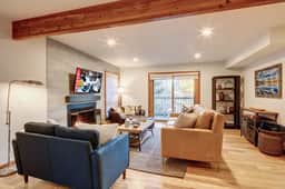The Rossie - 3BR/3BA Lower DV Townhouse - Image 2