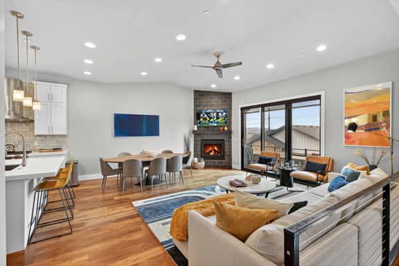 The Holly Frost | 4BR Canyons Villa with Hot Tub! - Image 1