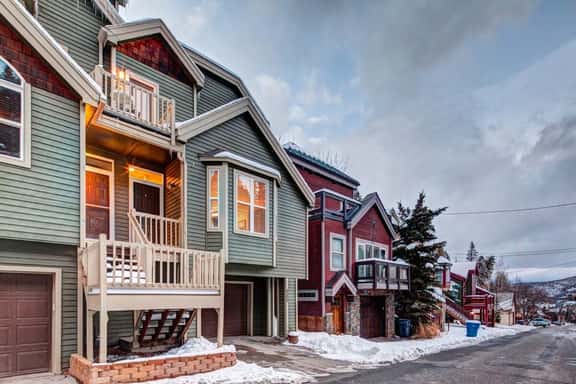 The Daly Ave, Old Town 2BR/3BA, Walk to Main - Image 1
