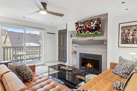 Newly renovated 2BR Downtown, Main St, PCMR - Image 1