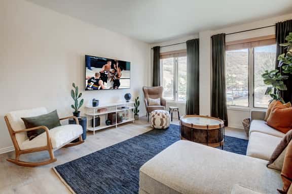 The Pioneer on Main | 1BR, Walk to Town Lift - Image 1