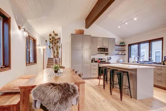 3BR Mountain Modern, Steps to Town Lift & Main St! - Image 1