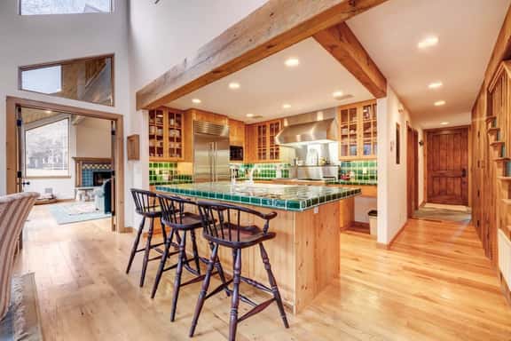 The Silver Spur | 5BR Cabin, Walk to PCMR - Image 1