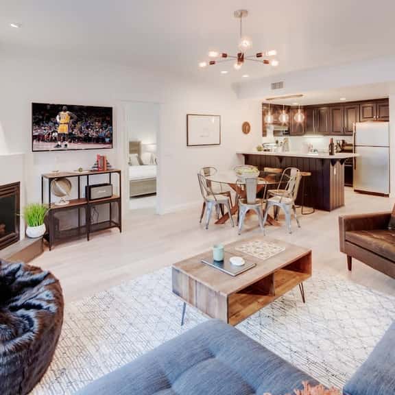 Town Lift Condo - 2BR/2BA Newly Renovated on Main - Image 1