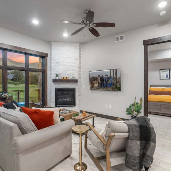 The Blackstone 2BR Walk to Lifts, Pool, Hot Tub - Image 1
