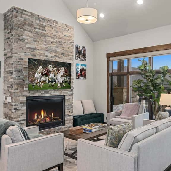 Lofts at Blackstone | 3BR Walk to Lifts, Pool - Image 1