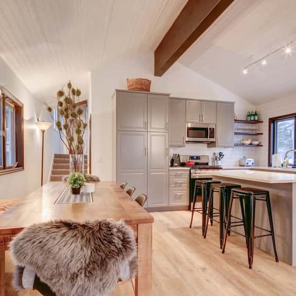 3BR Mountain Modern, Steps to Town Lift & Main St! - Image 1