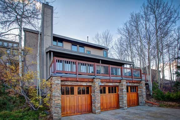 The Crescent Ridge, 2BR Ski Condo, Walk to Lifts! - Image 2