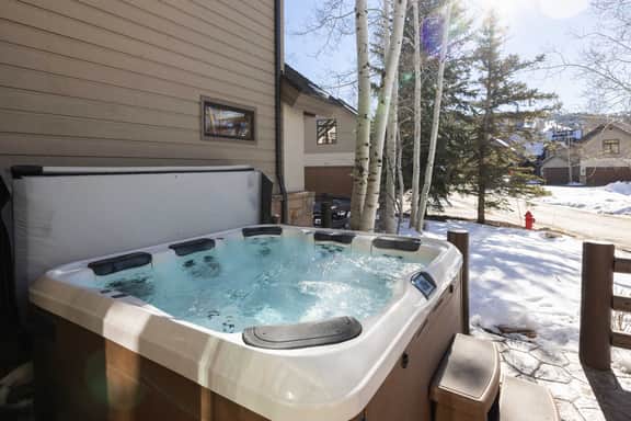 The Deer Lake - 4BR/4BA DV Ski Lodge, Hot Tub - Image 2