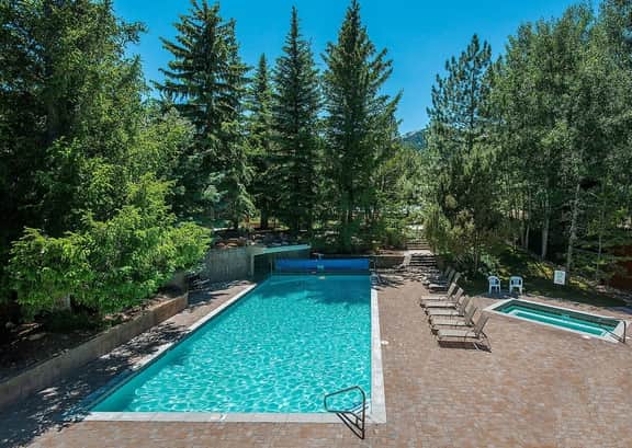 The Red Pine | Canyons Village 4BR, mins to Gondola - Image 2