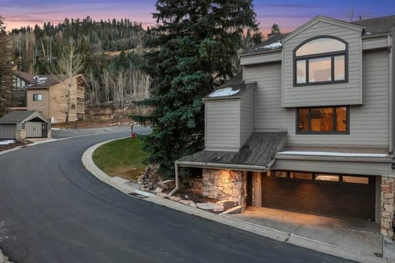 The Stonebridge | Remodeled Lower Deer Valley 3BR - Image 5