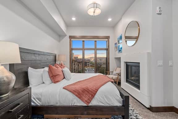 Lofts at Blackstone | 3BR Walk to Lifts, Pool - Image 5