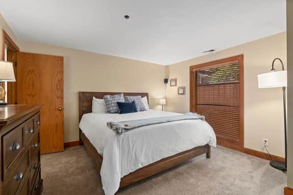 The Silver Cliff, 2BR Walk to Lifts and Main St! - Image 5