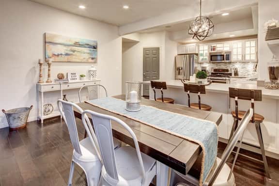 The Daly Ave, Old Town 2BR/3BA, Walk to Main - Image 4