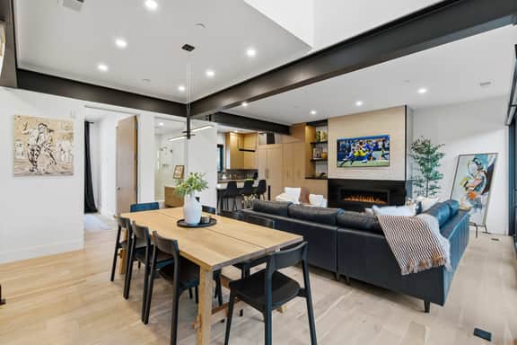 Walk to Sunrise Gondola • 5BR Townhome w/ Hot Tub - Image 5