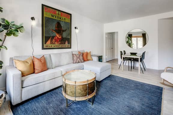 The Pioneer on Main | 1BR, Walk to Town Lift - Image 3