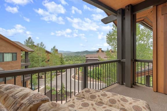 2BR Canyons Villa - Pool, Hot Tub, Walk to Lifts - Image 5