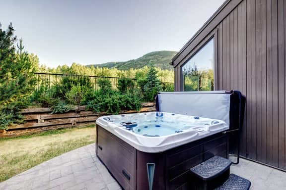 The Silver Spur | 5BR Cabin, Walk to PCMR - Image 3