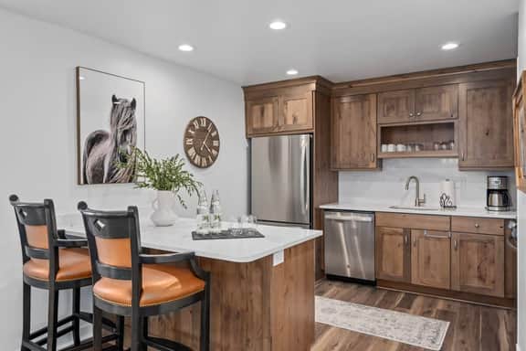 3BR Payday Condo, Steps to PCMR & Golf - Image 3